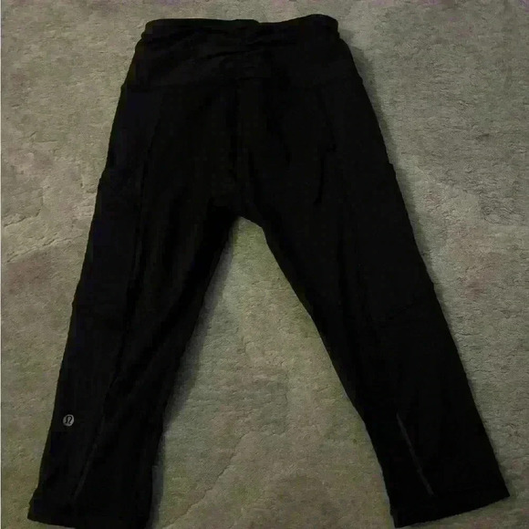 Lululemon crop leggings - Picture 2 of 3